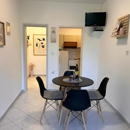 Fuer 4 Personen Ca 55 Qm In Rabac, Istrien Bucht Von Apartment